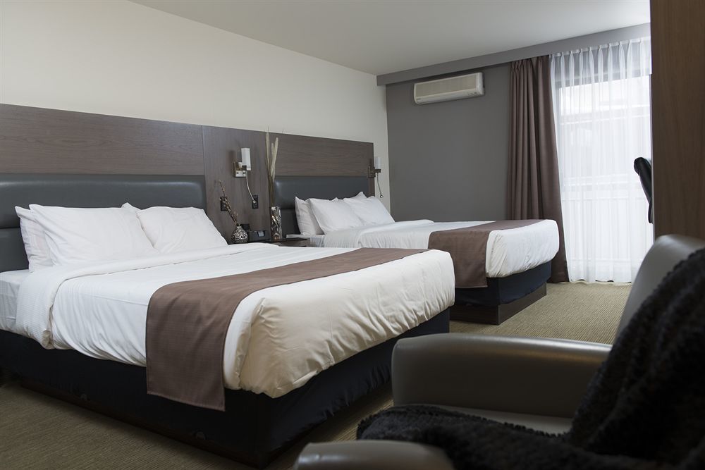 Hotel Rive Gauche Beloeil Exterior photo